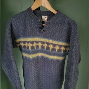 Icelandic Wool Sweater, Small, Blue and Light Yellow Full Wrap Design